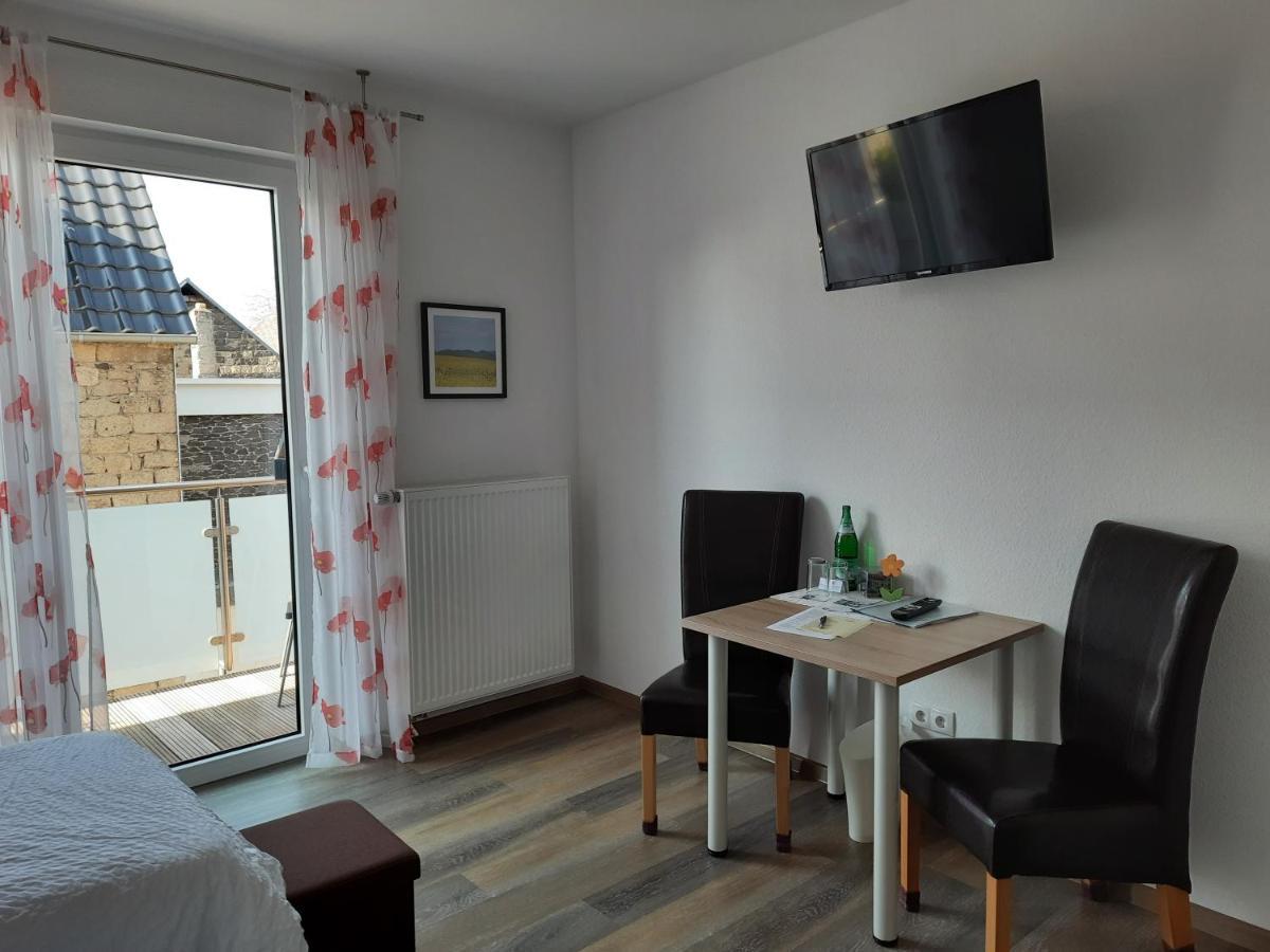 Gaestehaus Am Hochsimmer Ettringen  ภายนอก รูปภาพ