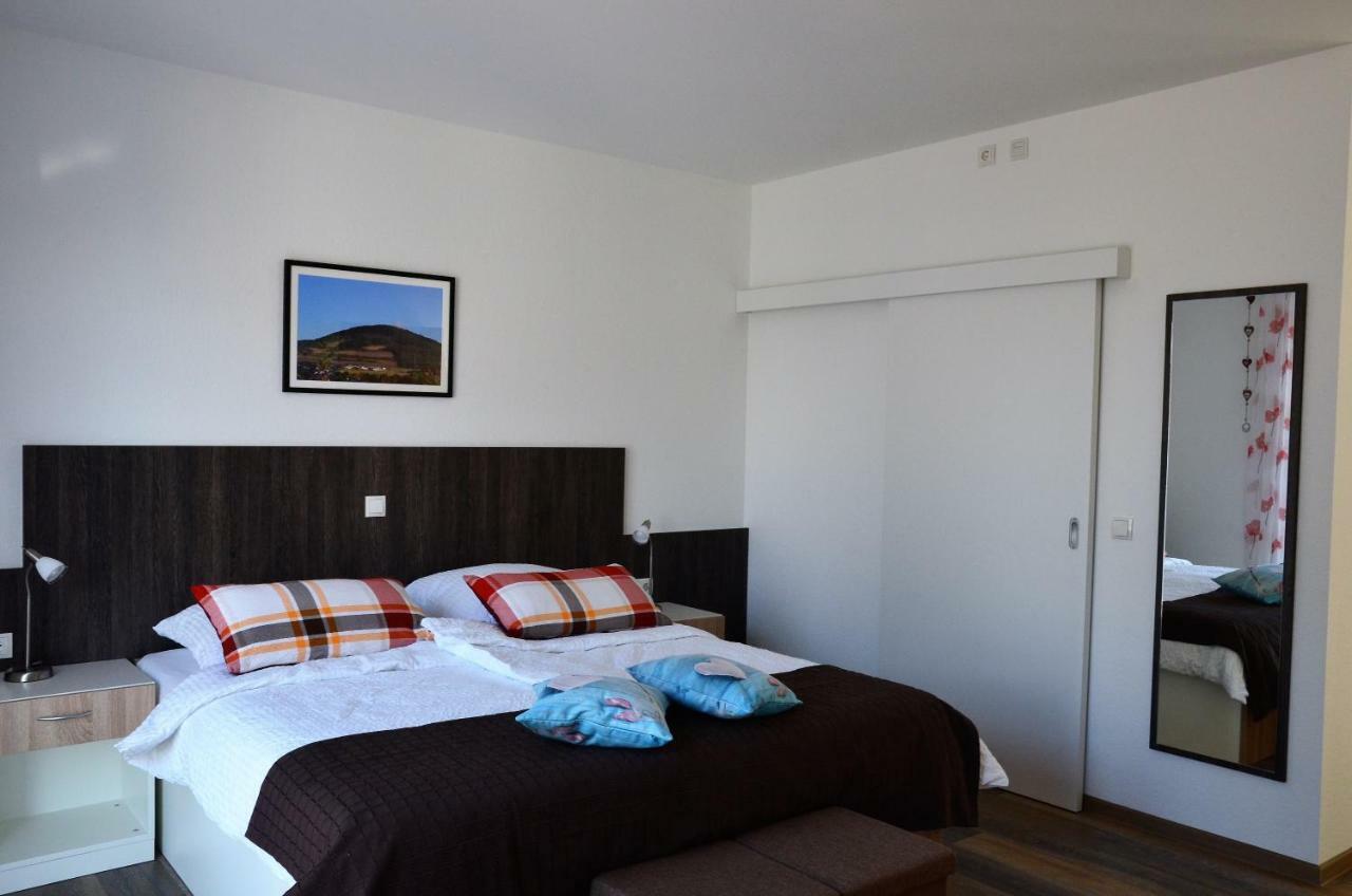 Gaestehaus Am Hochsimmer Ettringen  ภายนอก รูปภาพ