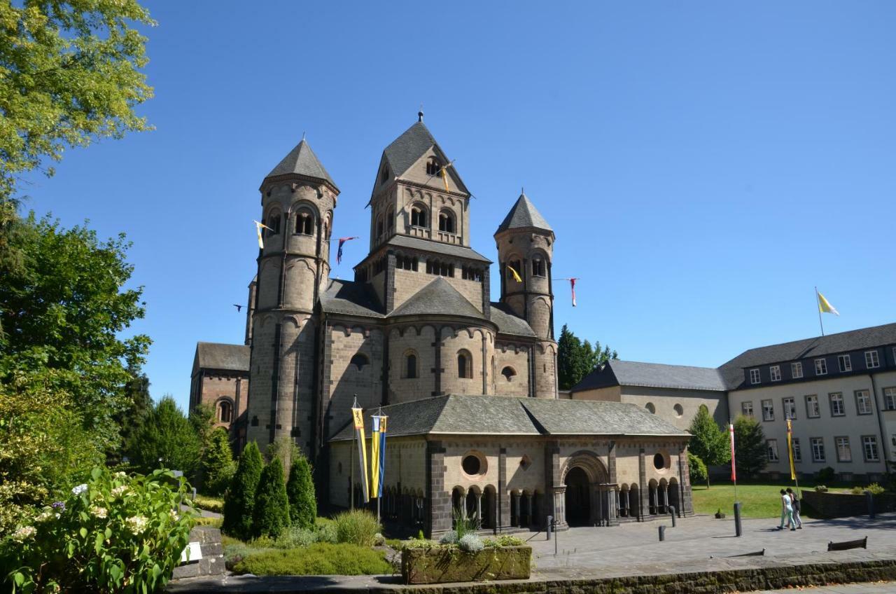 Gaestehaus Am Hochsimmer Ettringen  ภายนอก รูปภาพ
