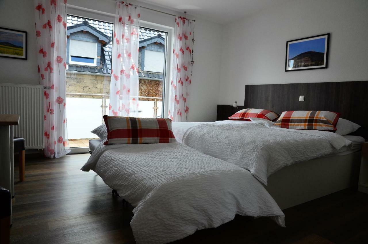 Gaestehaus Am Hochsimmer Ettringen  ภายนอก รูปภาพ