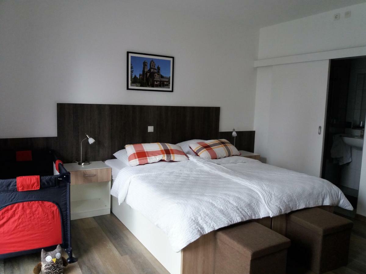 Gaestehaus Am Hochsimmer Ettringen  ภายนอก รูปภาพ