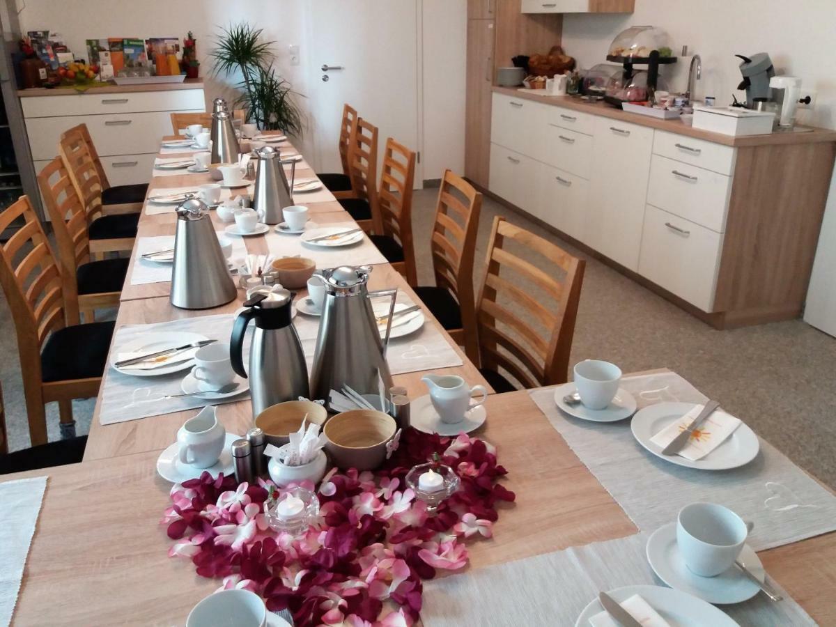 Gaestehaus Am Hochsimmer Ettringen  ภายนอก รูปภาพ